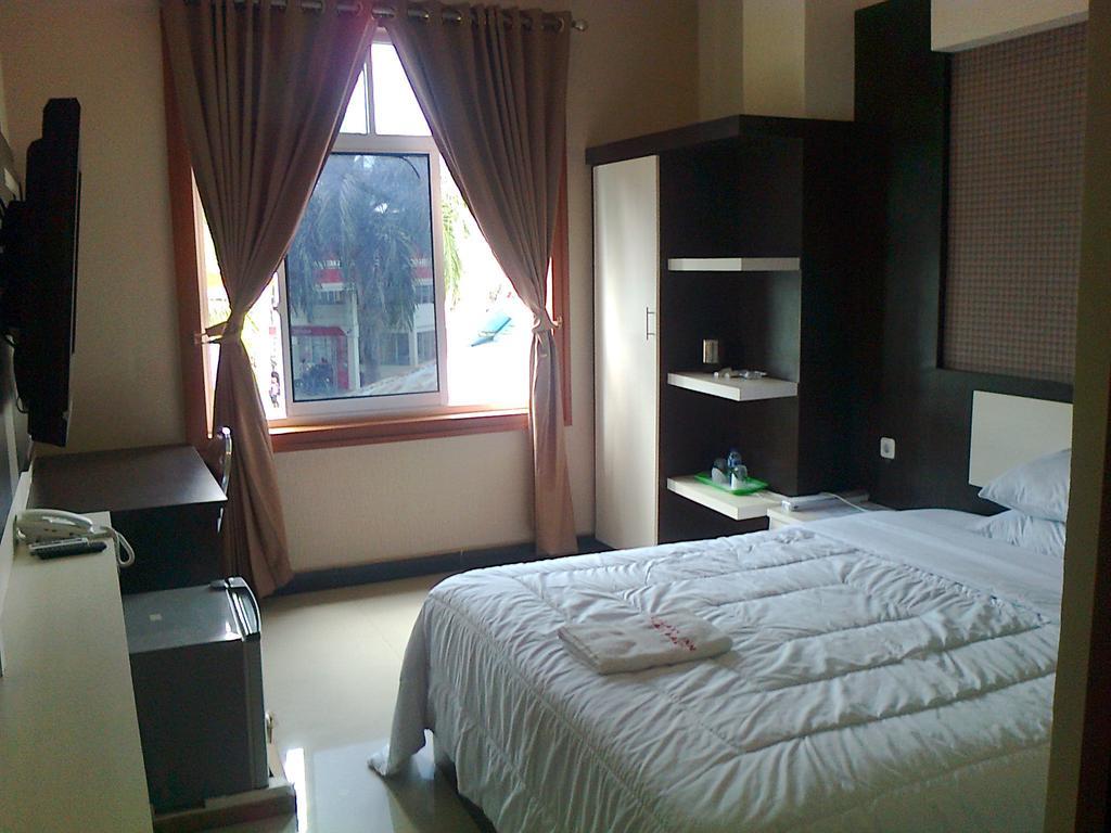 Galaxy Inn Baubau Εξωτερικό φωτογραφία